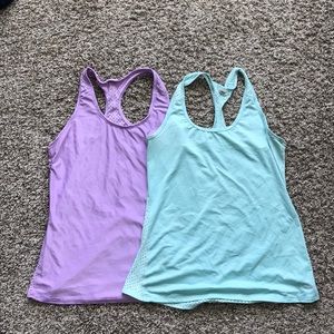 Set of 2 racerback tank tops